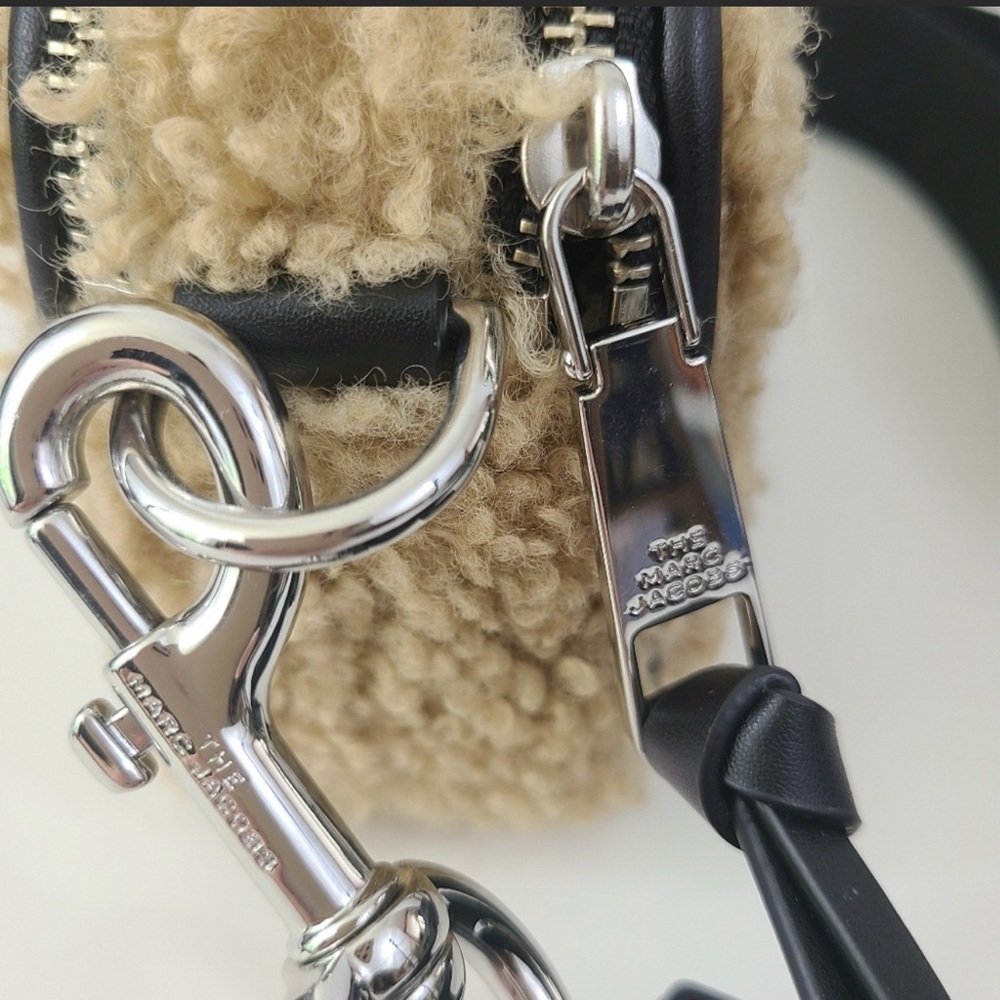 Marc Jacob shearling camera bag - Picture 5 of 6